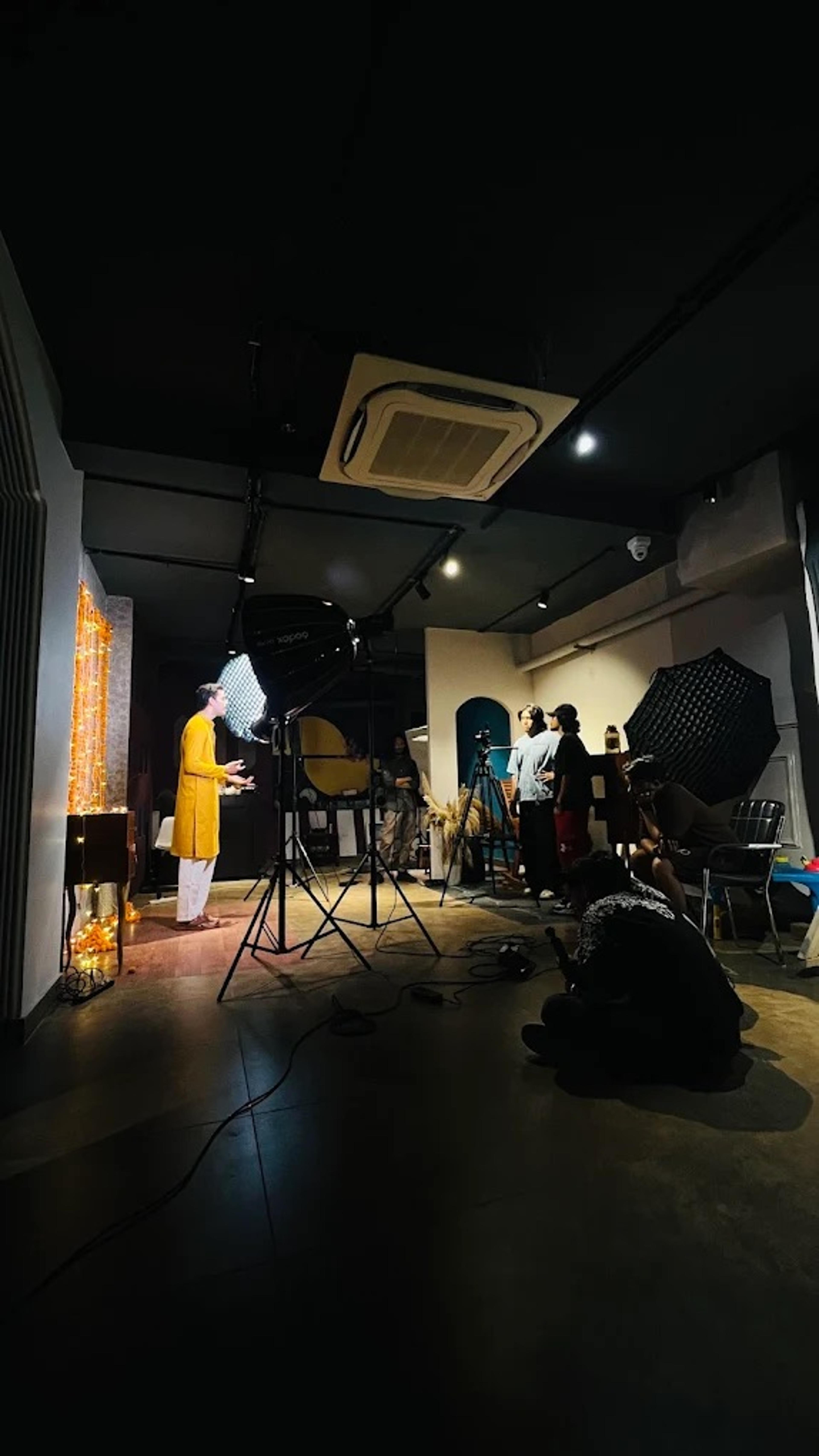 Versatile Multi-Set Content Studio | 35+ Looks & Backdrops – Shoot Studio in Delhi, photo 4