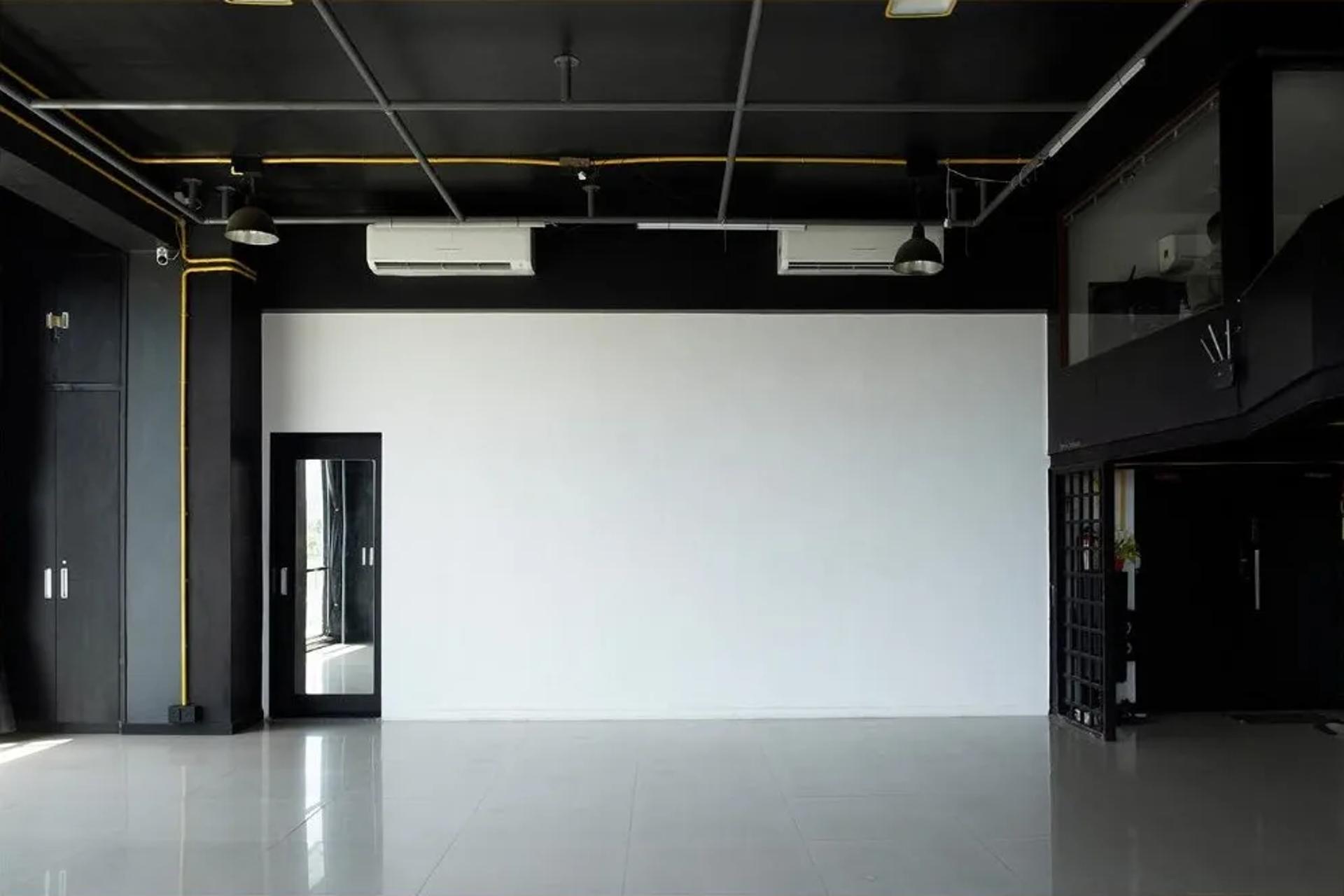 Glasshouse Industrial Loft Natural Daylight and Production Studio – Shoot Studio in Mumbai, photo 3