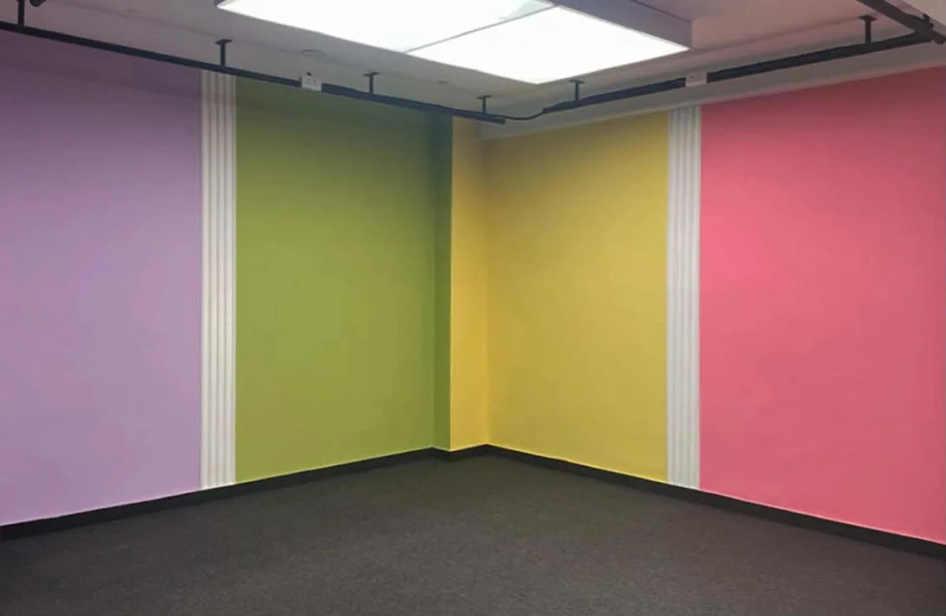 Versatile Photography & Video Production Studio with Chroma Wall – Shoot Studio in Delhi, photo 3