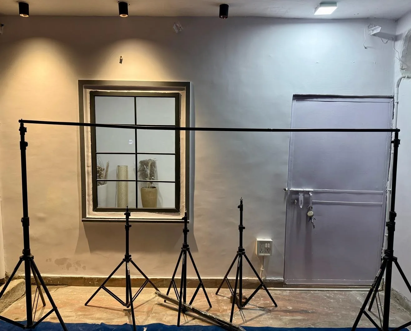 Natural Light Studio with Indoor & Outdoor Sets in Mukherjee Nagar, Delhi – Shoot Studio in Delhi, photo 10