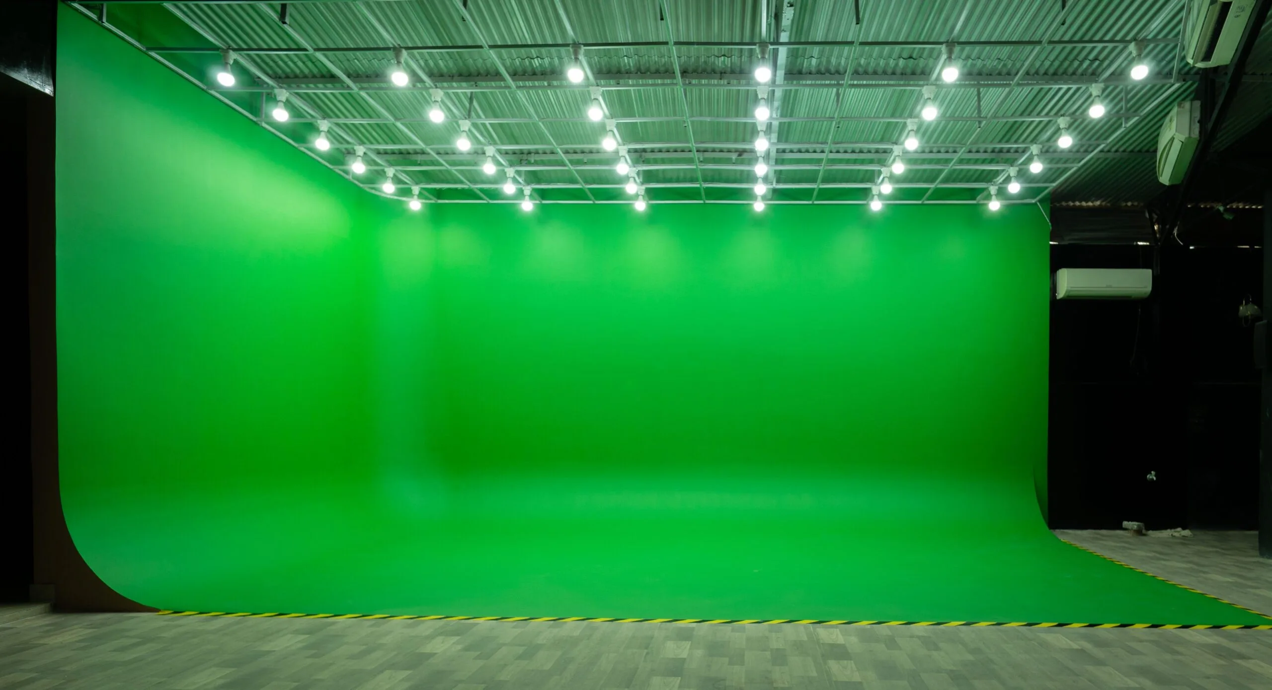 Production Studio with Cyclorama, Chroma & Podcast Sets in Delhi – Shoot Studio in Delhi, photo 10