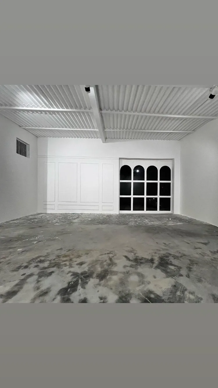Large Raw Production Studio with Green Screen & Cyclorama in Ghitorni – Shoot Studio in Delhi, photo 10