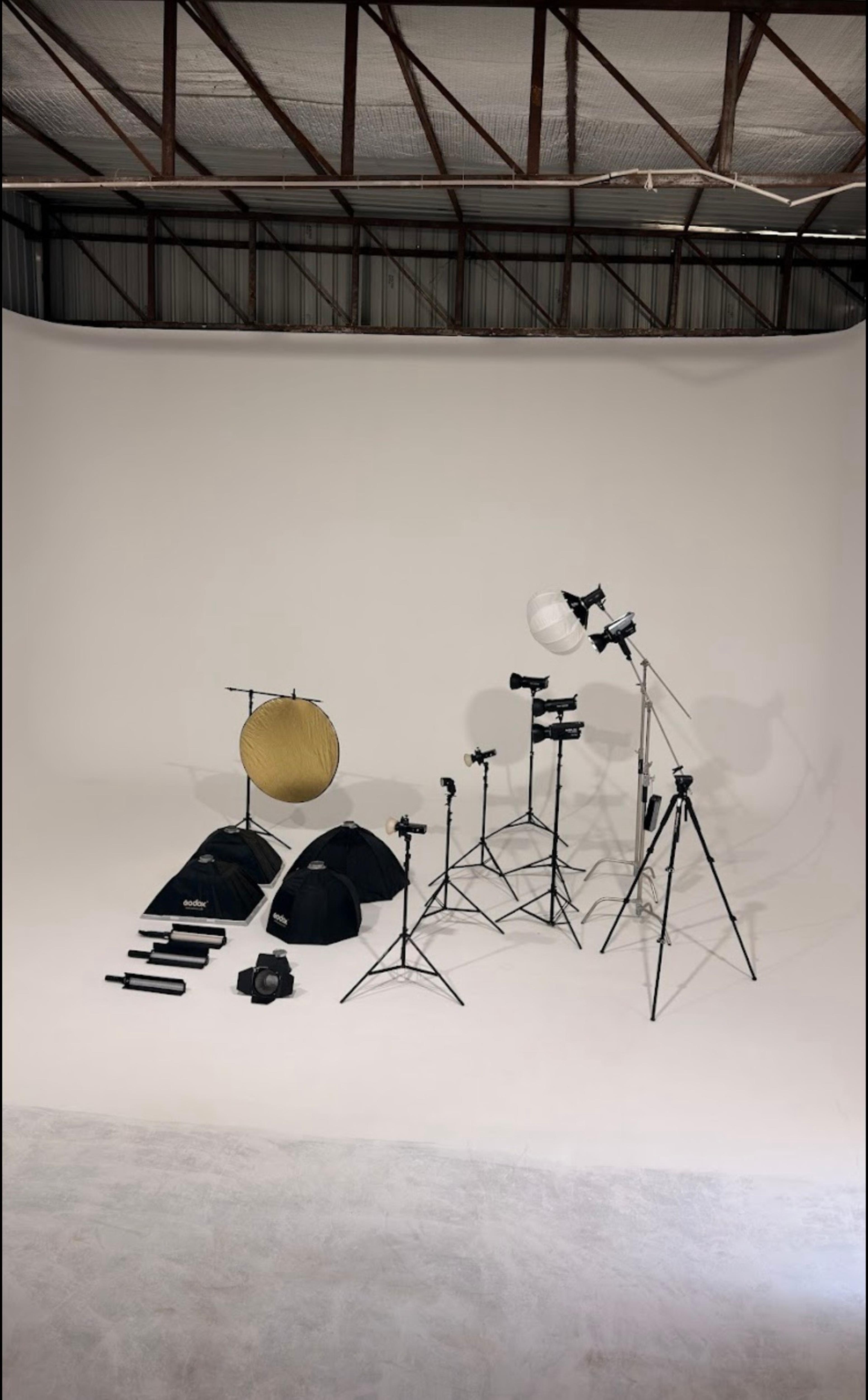 The Industrial Heights 3-Wall Cyclorama Arena – Shoot Studio in Delhi, photo 5