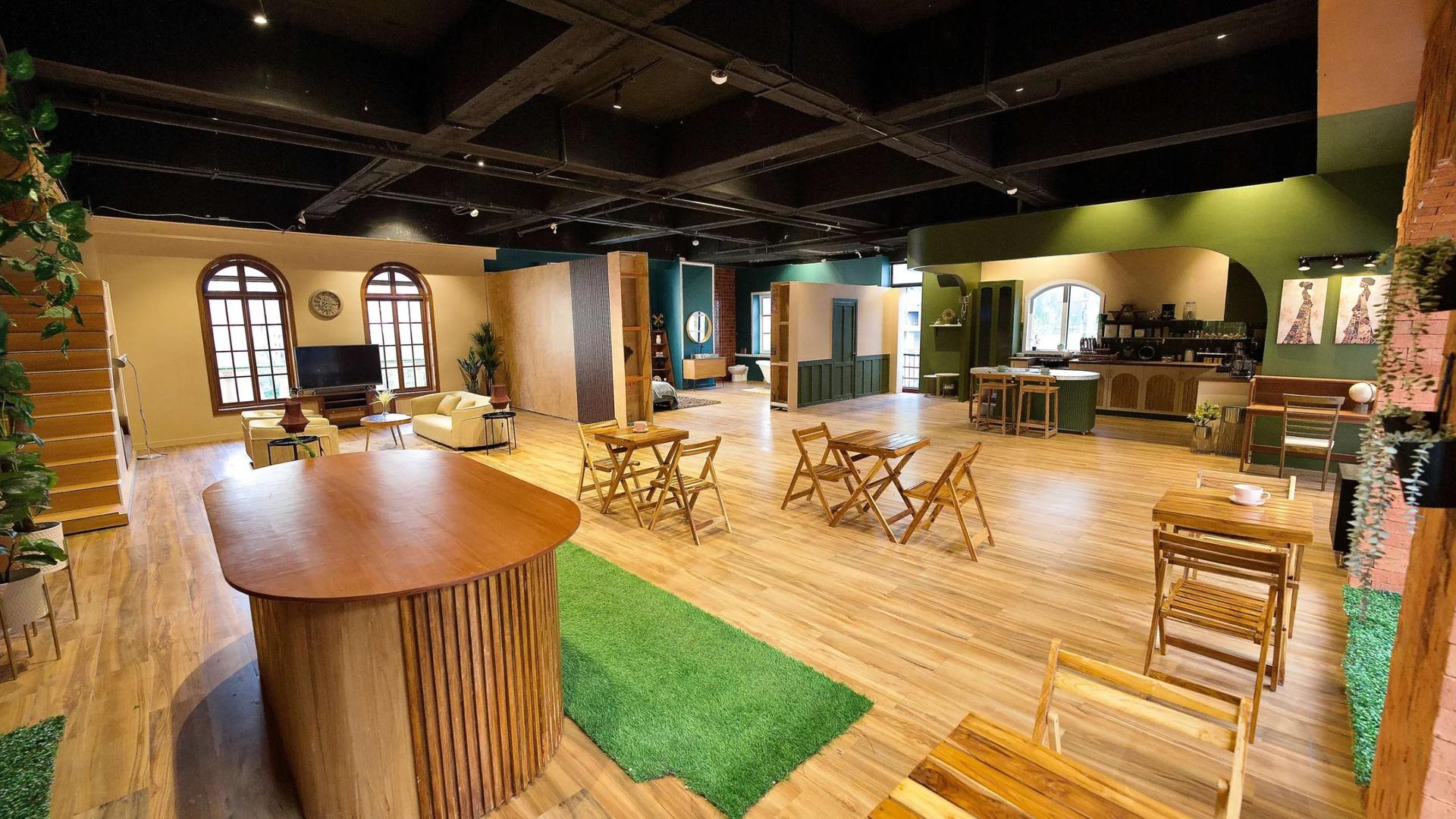 The Grand Luxury Production Loft And Customizable Multi-Set Shooting Space – Shoot Studio in Mumbai, photo 22