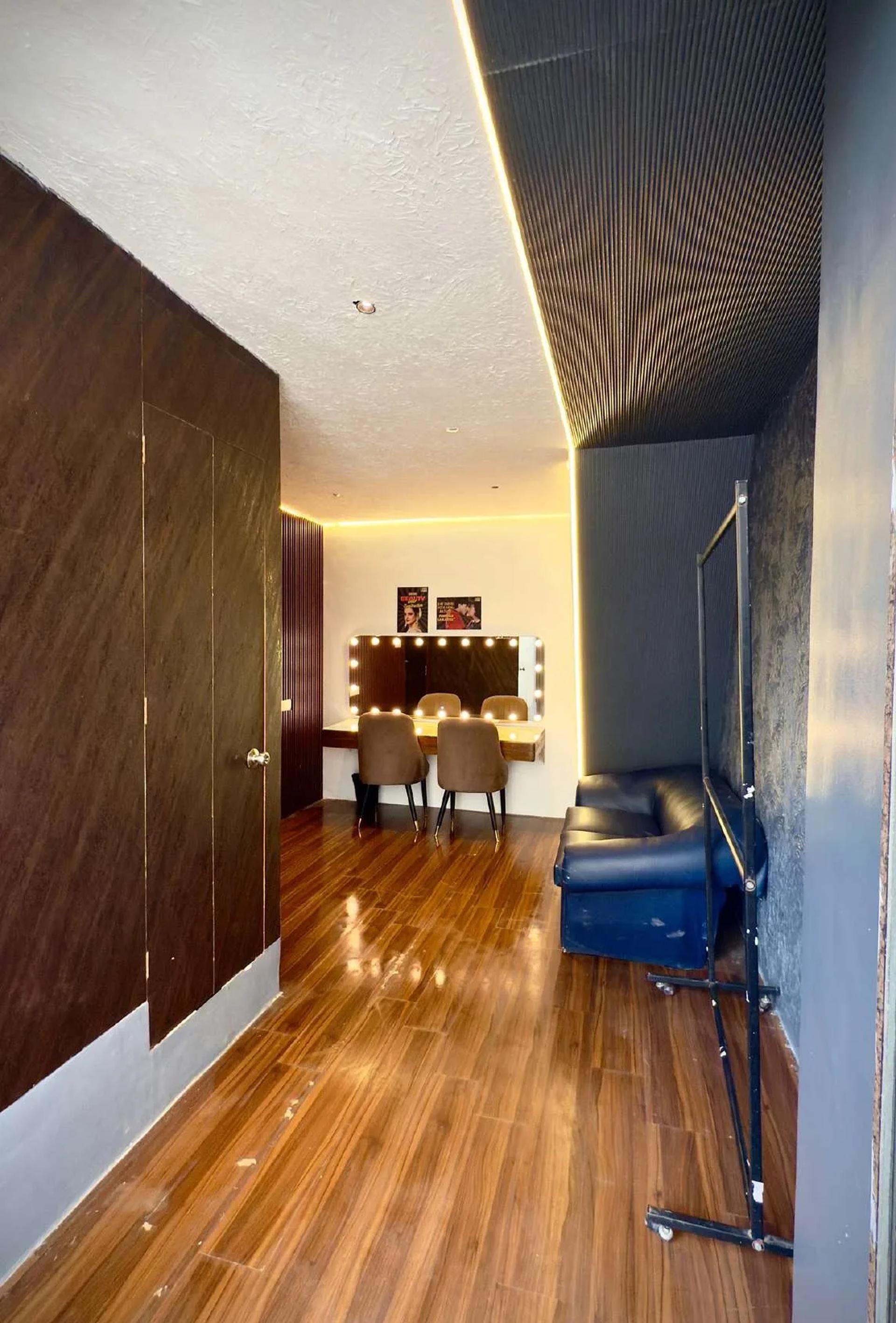The Grand Luxury Production Loft And Customizable Multi-Set Shooting Space – Shoot Studio in Mumbai, photo 28