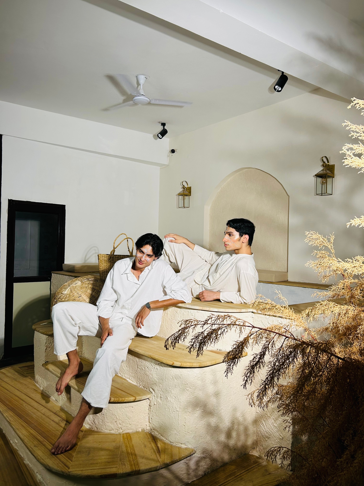 Multi-Set Daylight Studio with Infinity Wall, Pool & Podcast Space – Shoot Studio in Noida, photo 8