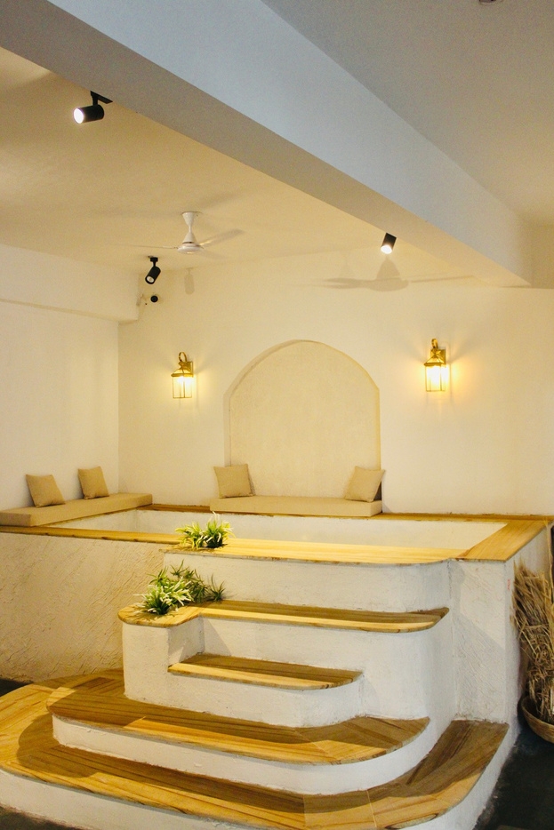 Multi-Set Daylight Studio with Infinity Wall, Pool & Podcast Space – Shoot Studio in Noida, photo 7
