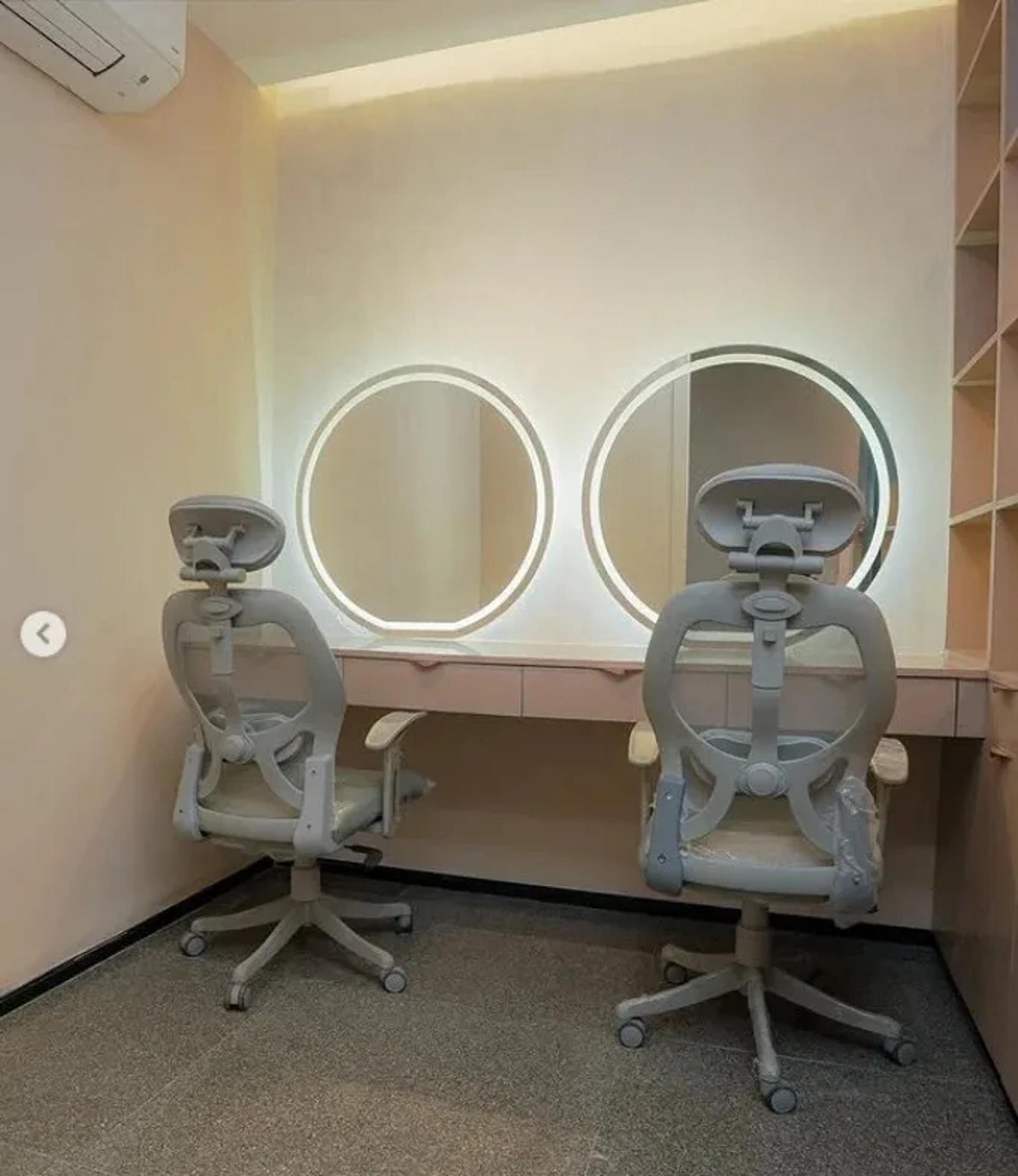 Fully Equipped Production Studio with Kitchen, Podcast, Cyclorama & Conference Room – Shoot Studio in Delhi, photo 15