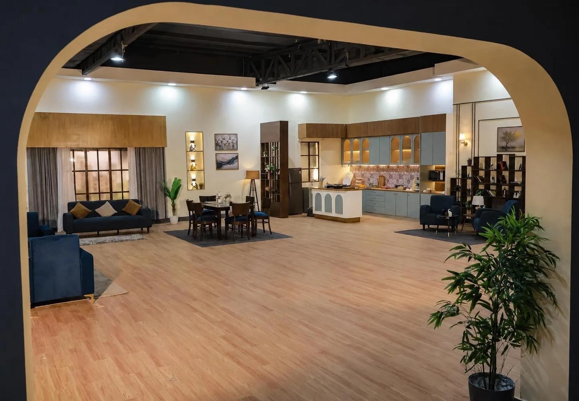 Large Multi-Set Studio with Movable Walls in Goregaon