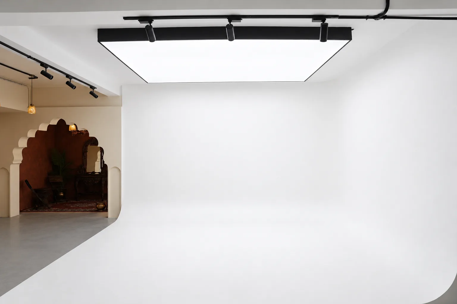 Cyclorama Wall image 8