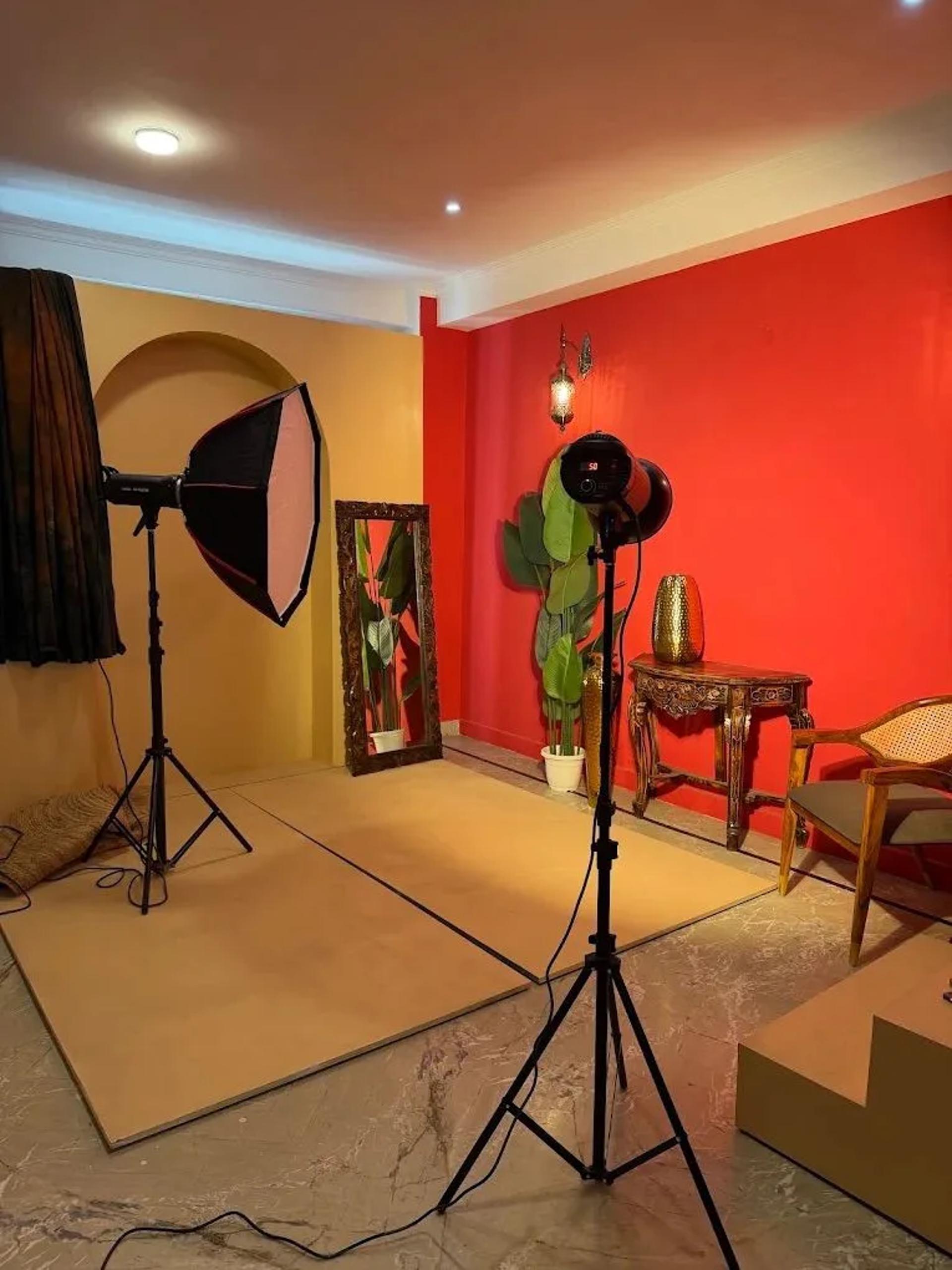 Photography Studio with Modern & Indian Sets, Creative Backdrops in Shahpur Jat, Delhi – Shoot Studio in Delhi, photo 3