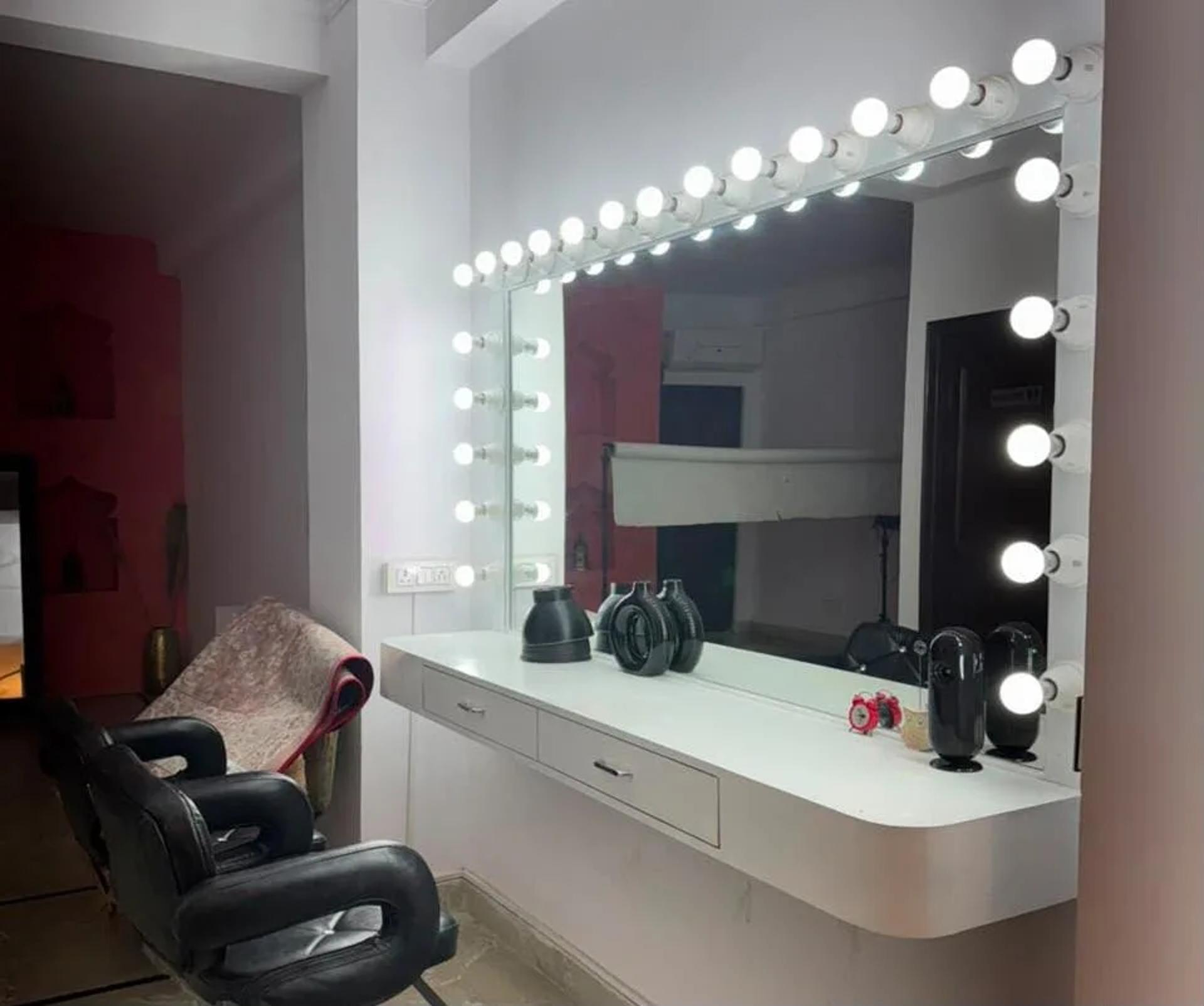 Photography Studio with Modern & Indian Sets, Creative Backdrops in Shahpur Jat, Delhi – Shoot Studio in Delhi, photo 4