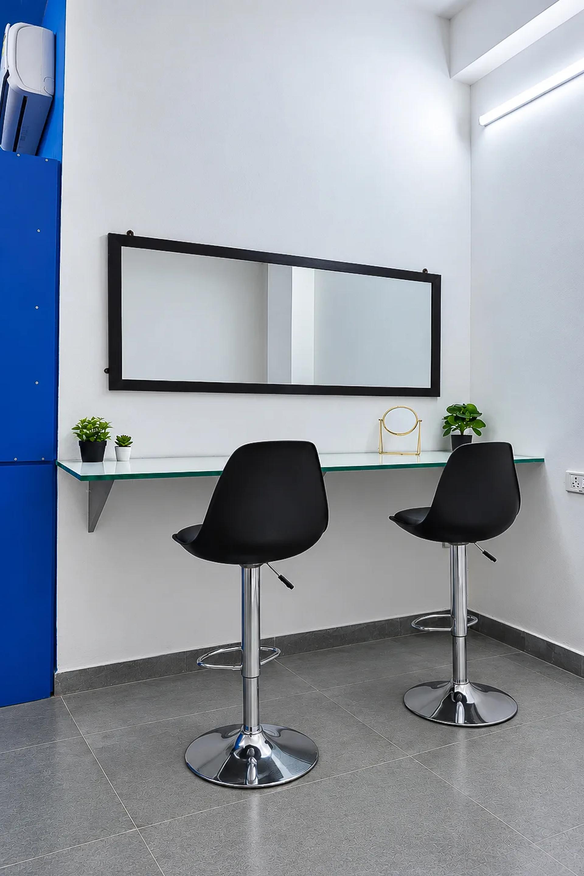 Photography & Video Studio with 6 Styled Sets and Motorised Paper Backdrops in Moti Nagar, Delhi – Shoot Studio in Delhi, photo 18